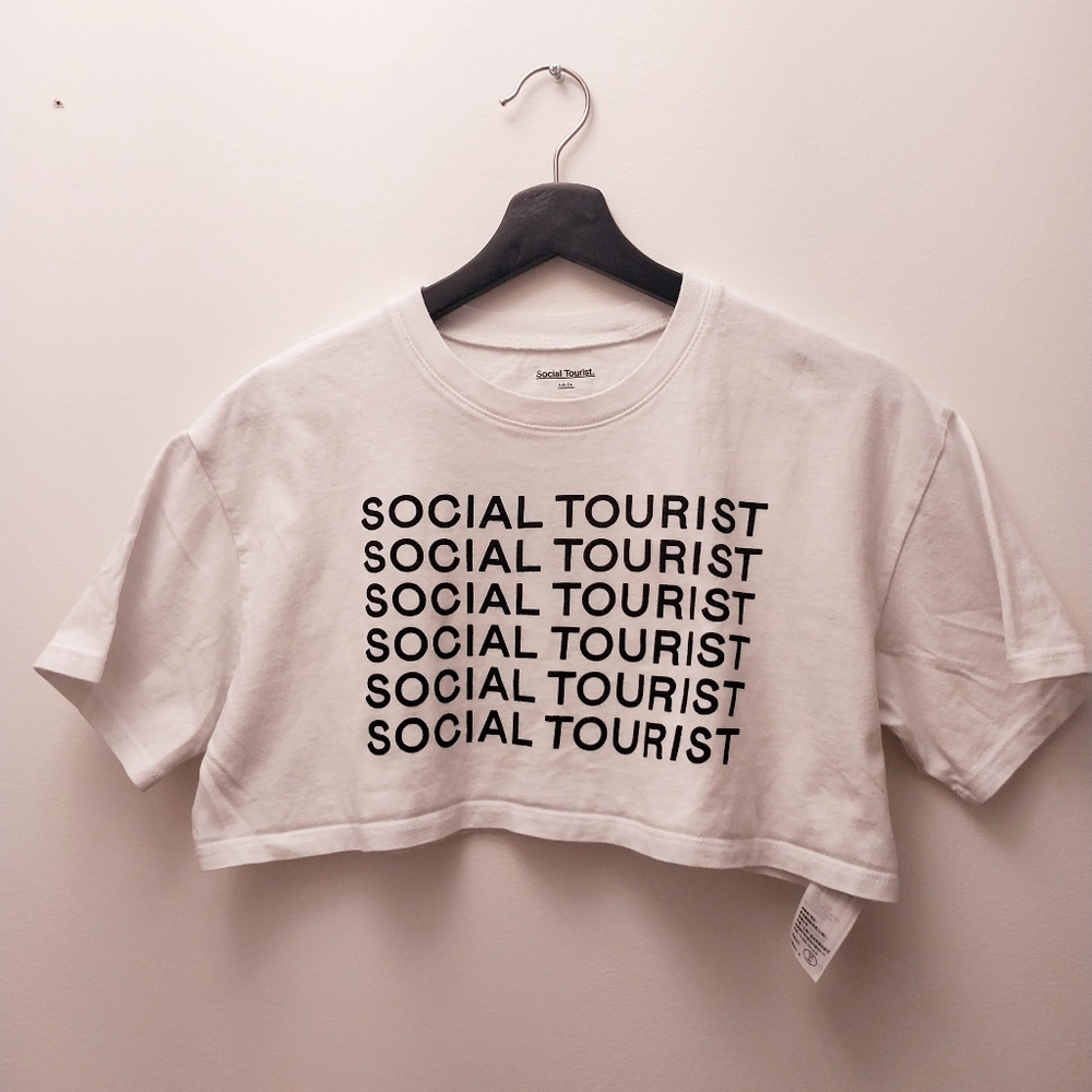 Social tourist crop top shirt white